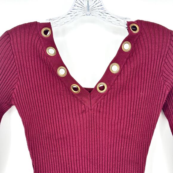 Venus Womens Ribbed Knit Top Sz Small Burgundy Cotton V Grommet Neck Long Sleeve - Picture 5 of 11